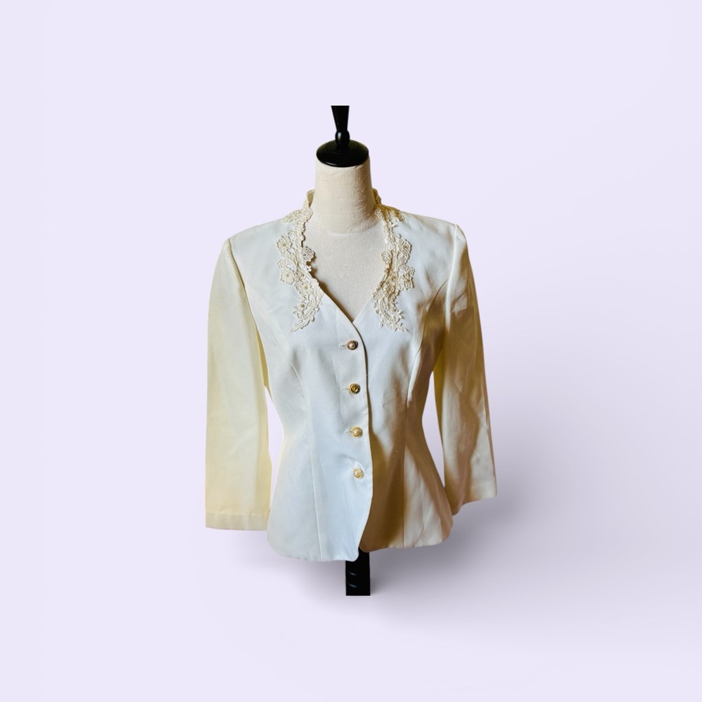 Vintage Cachet Sz 12 Warm White Blazer with Lace Detail, Lattice Back